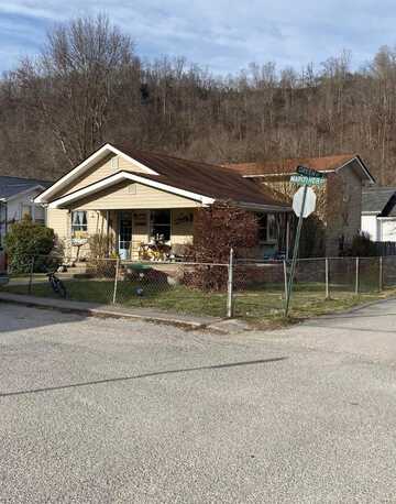 402 Mapother Street, Loyall, KY 40854