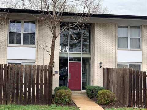 10401 Briarbend Drive, Saint Louis, MO 63146