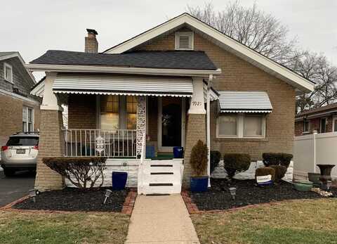 7921 W Bruno Avenue, Saint Louis, MO 63117
