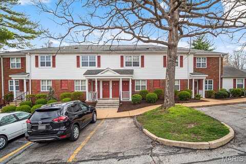 9079 W Swan Circle, Brentwood, MO 63144