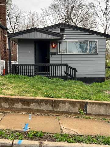 4211 Ravenwood Avenue, Saint Louis, MO 63121