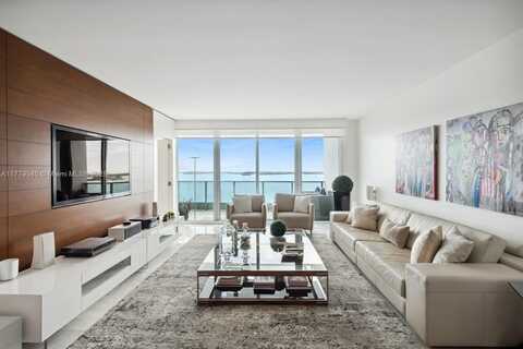 1331 Brickell Bay Dr, Miami, FL 33131