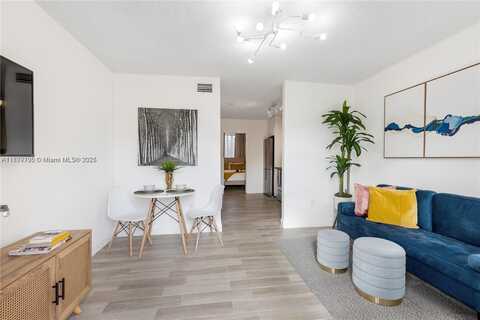 815 NW 30th St, Miami, FL 33127