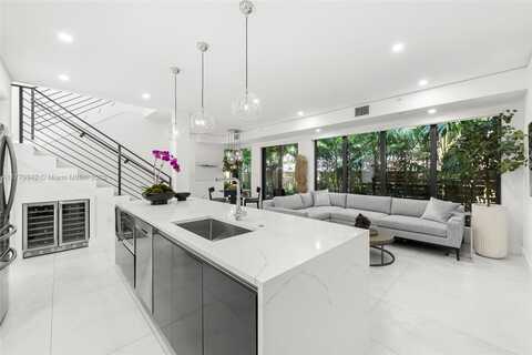 2679 NE 8th Ave, Wilton Manors, FL 33334