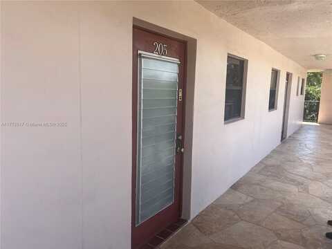 10123 Sunrise Lakes Blvd, Sunrise, FL 33322