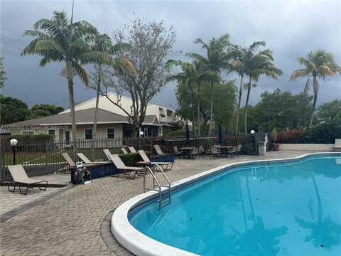 280 W Hemingway Cir, Margate, FL 33063