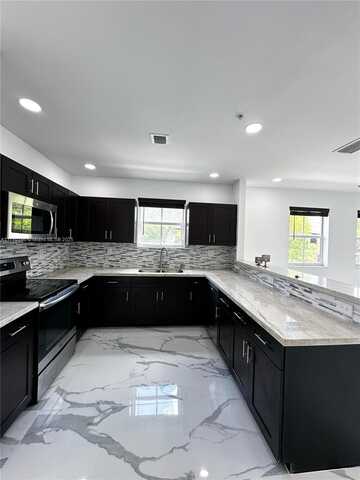 11601 NW 89th St, Doral, FL 33178