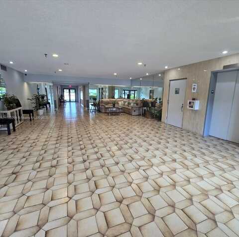 1301 NE 7th St, Hallandale Beach, FL 33009