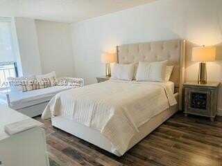 2625 Collins Ave, Miami Beach, FL 33140