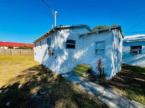 1909 Windsor Ave, West Palm Beach, FL 33407