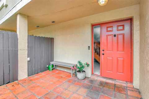 131 SW 96th Ter, Pembroke Pines, FL 33025