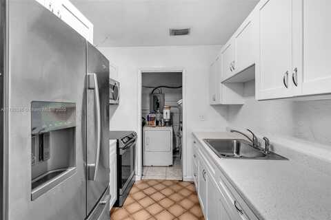 1271 NE 211th St, Miami, FL 33179