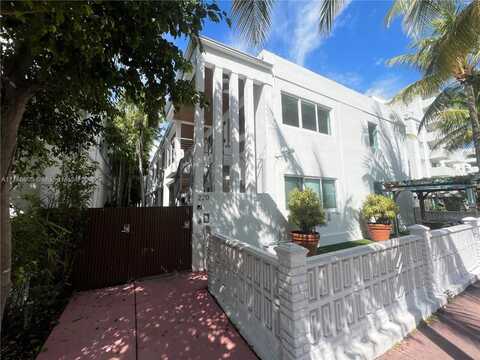220 Collins Ave, Miami Beach, FL 33139