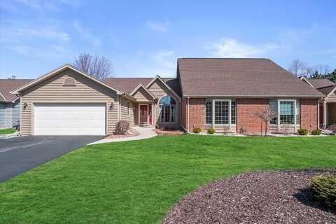N19w26514 Milkweed Ln, Pewaukee, WI 53072