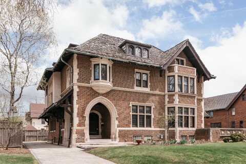 2968 N Shepard Ave, Milwaukee, WI 53211