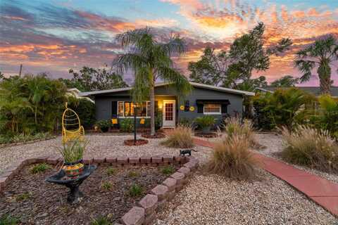 230 32ND AVENUE N, Saint Petersburg, FL 33704