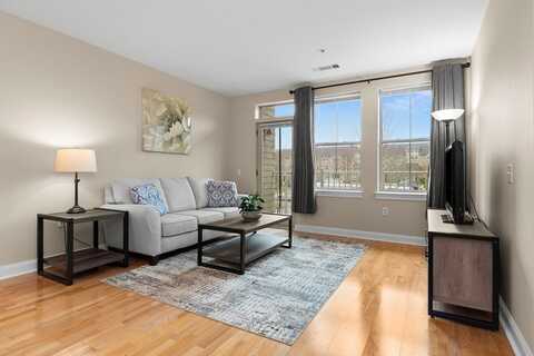 1 Harvest Dr, North Andover, MA 01845