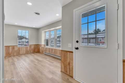 8 Amherst Road, Whiting, NJ 08759