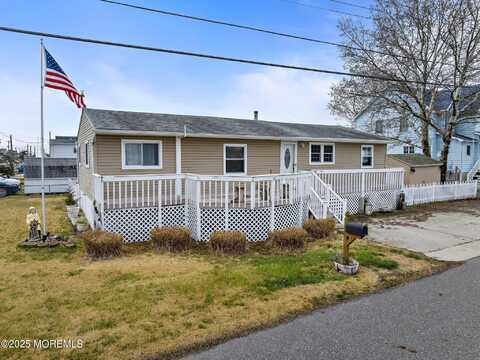 73 Dolphin Road, Tuckerton, NJ 08087