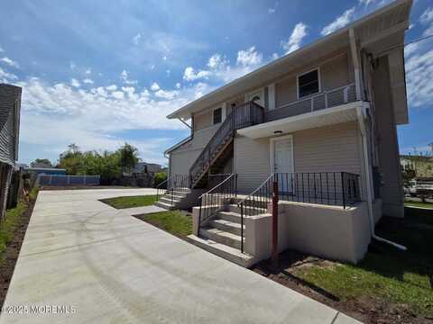 40 Twilight Avenue, Keansburg, NJ 07734