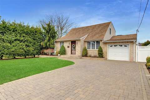 17 Fairview Road W, Massapequa, NY 11758