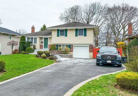 28 Gates Avenue, Plainview, NY 11803