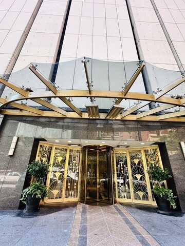 111 E Chestnut Street, Chicago, IL 60611