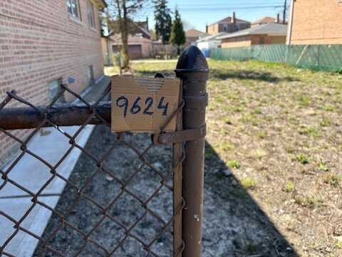 9624 S Perry Avenue, Chicago, IL 60628
