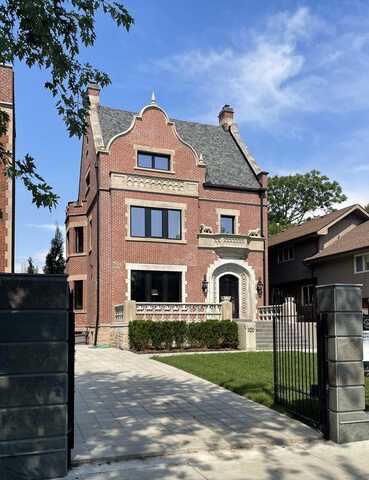 4730 S Greenwood Avenue, Chicago, IL 60615