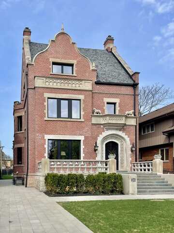 4730 S Greenwood Avenue, Chicago, IL 60615