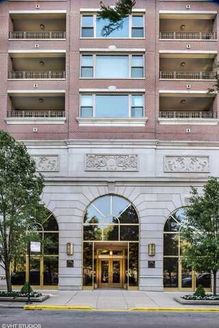 2120 N Lincoln Park West, Chicago, IL 60614