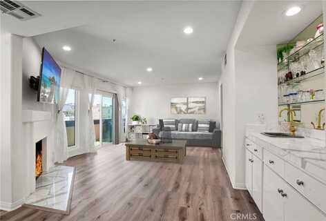 5224 Zelzah Avenue, Encino, CA 91316
