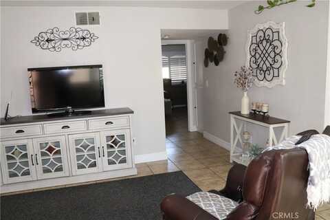 8998 Mango Avenue, Fontana, CA 92335