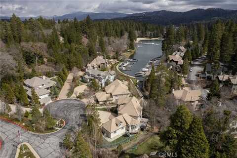 27539 Meadow Cove Court, Lake Arrowhead, CA 92352