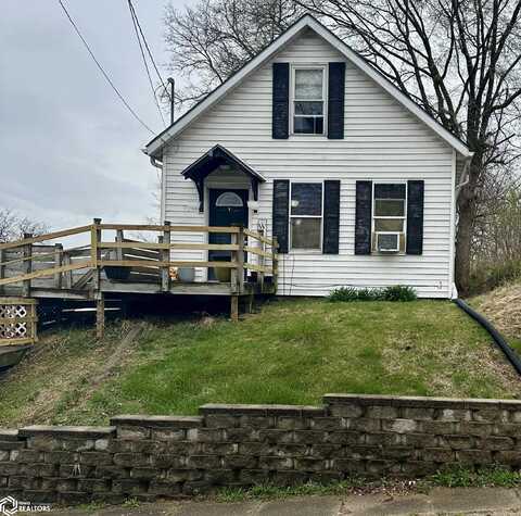 911 Wells Street, Burlington, IA 52601