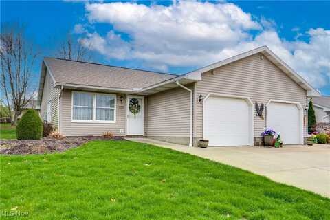 235 W Heatherwood Drive, Barberton, OH 44203