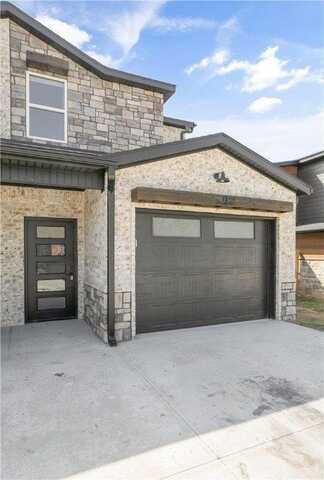 1104 Lockheed Street, Bentonville, AR 72712