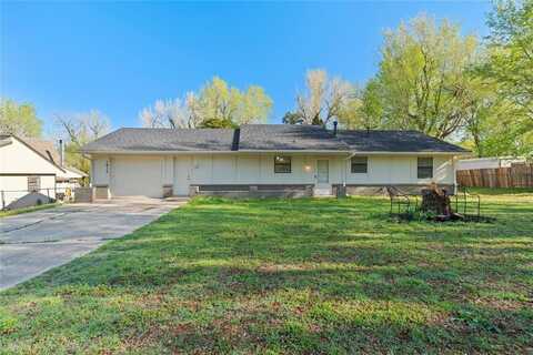 1615 E Lake Park Lane, Mustang, OK 73064