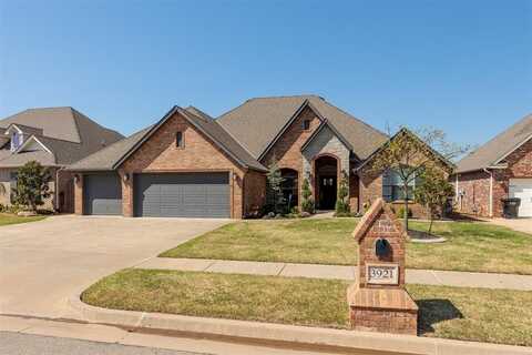 3921 Carmona Lakes Drive, Moore, OK 73160