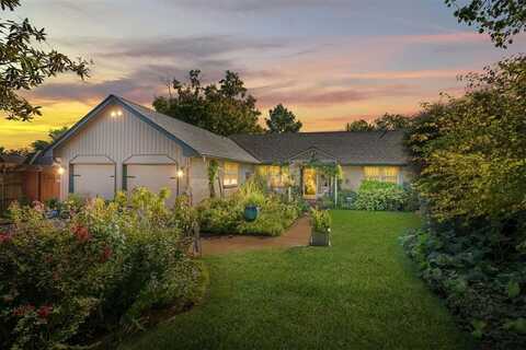 1904 S Boulevard Street, Edmond, OK 73013