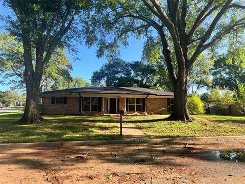801 Shelby Lane, Athens, TX 75751