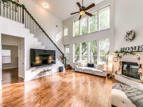 812 Brookwater Drive, McKinney, TX 75071