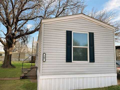 7331 4th St., Lubbock, TX 79416