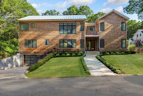 108 Harbor Watch Court, Sag Harbor, NY 11963