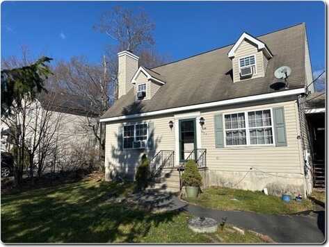 9025 Idlewild Dr, Tobyhanna, PA 18466