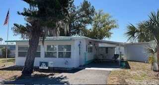 18C Lake Breeze Dr., Tavares, FL 32778