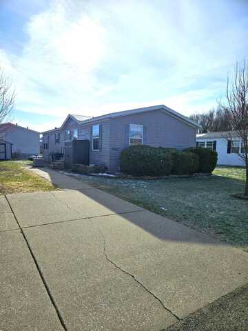 5067 Stone Ridge Dr, Kalamazoo, MI 49009