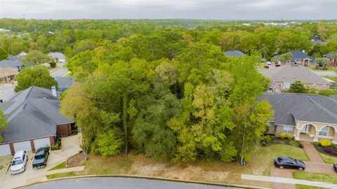 6011 Chapman Cir, Pensacola, FL 32504