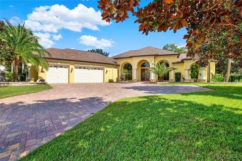 92 Woodfield Circle, Homosassa, FL 34446
