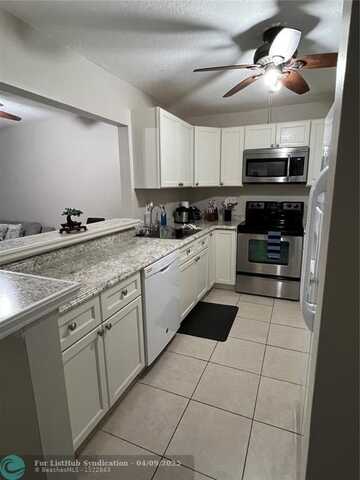 4334 NW 9th Ave, Deerfield Beach, FL 33064